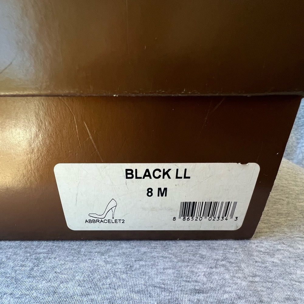 Audrey Brooke black patent leather pumps. 8m - Picture 6 of 8